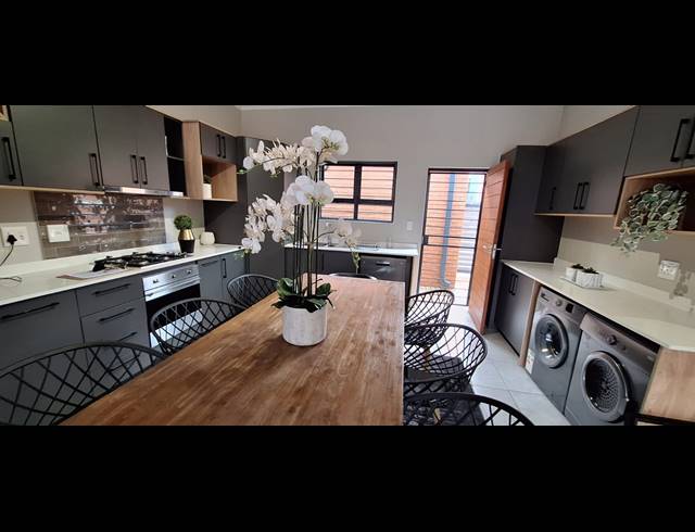 3 BEDROOM SECTIONAL TITLE FOR SALE IN BOARDWALK VILLAS
